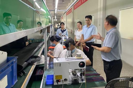 江西井岡山市總工會(huì)召開(kāi) 五小 創(chuàng)新活動(dòng)評(píng)審暨廠(chǎng)務(wù)公開(kāi)工作會(huì)議